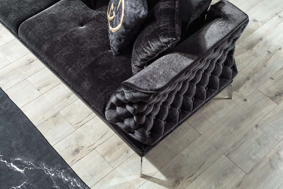 gucci-sofa-2-2048x1366